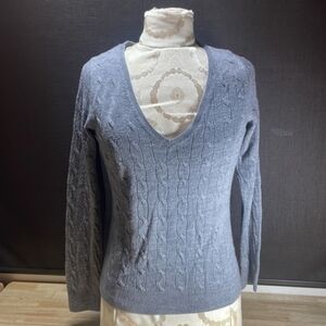 Gray V-Neck Long Sleeve Cable Knit Sweater - New York & Company - L